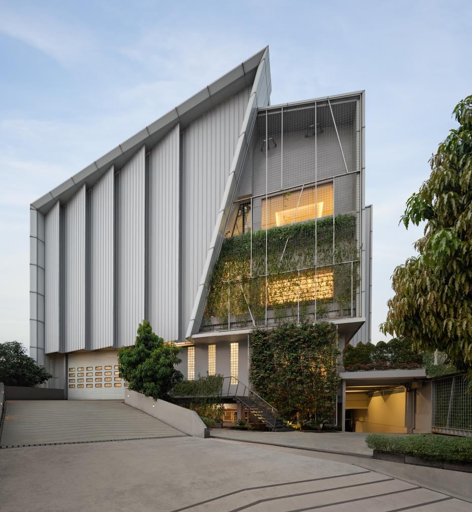 FNI Head Office by Heru Mudito Prasetyo