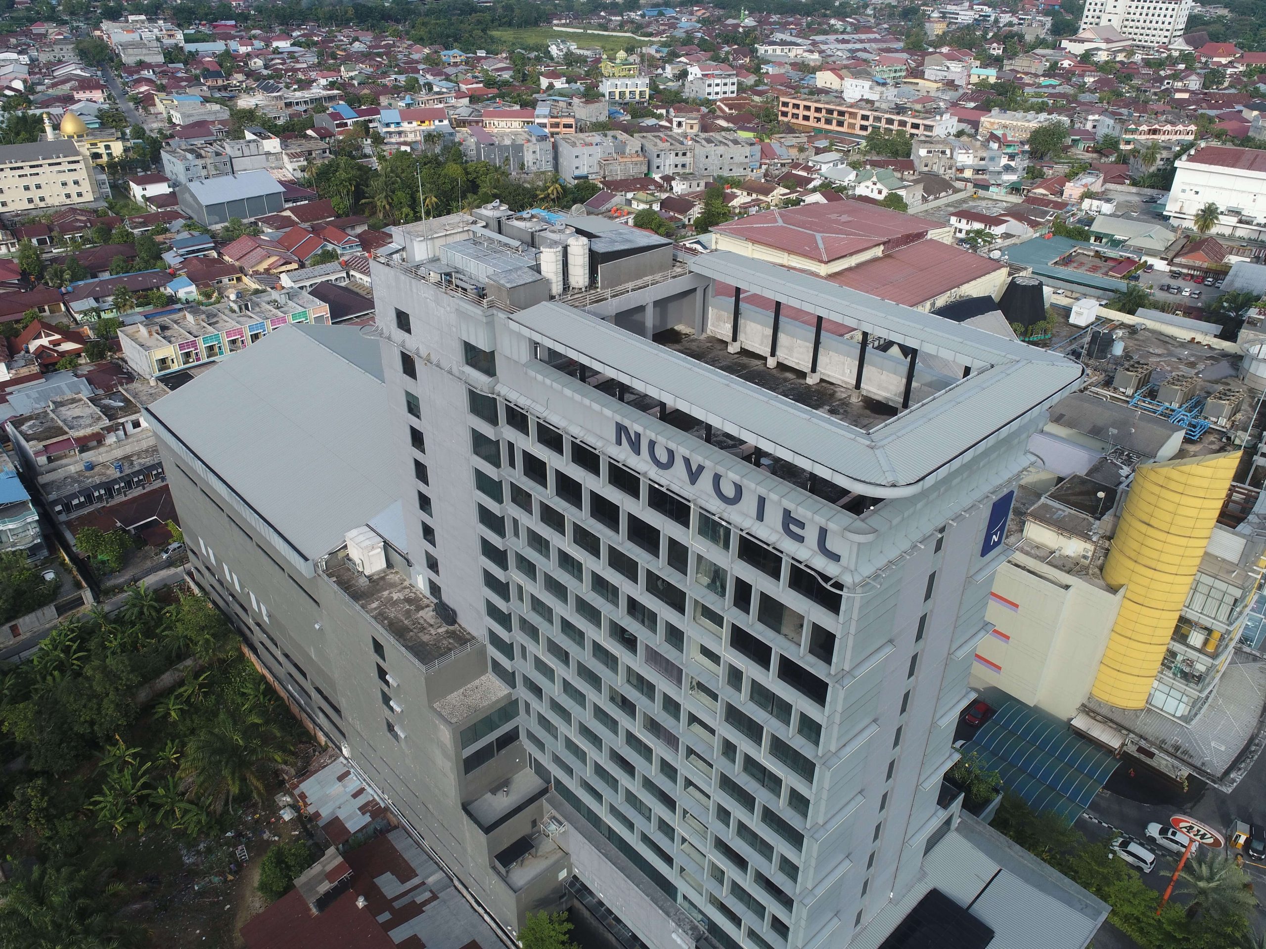 Novotel Pekanbaru by Sonny Sutanto Architects