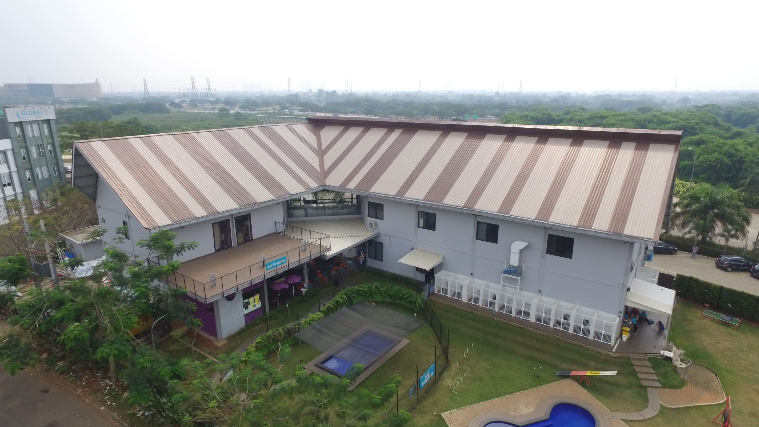 Pet Kingdom Alam Sutera by Sonny Sutanto Architects