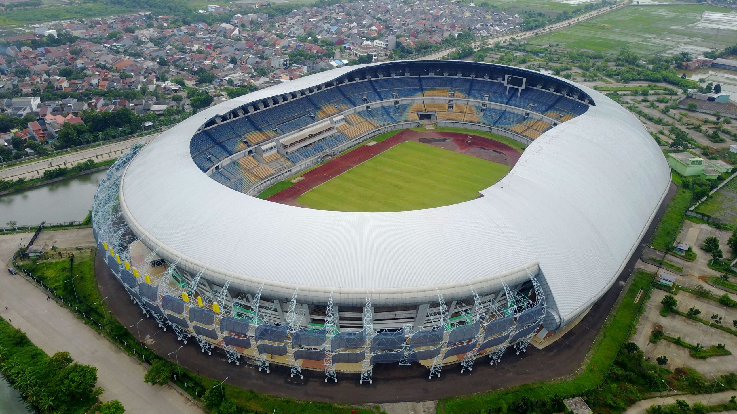 Stadion Gelora Bandung Lautan Api by PT Penta Architecture & PT Adhi Karya
